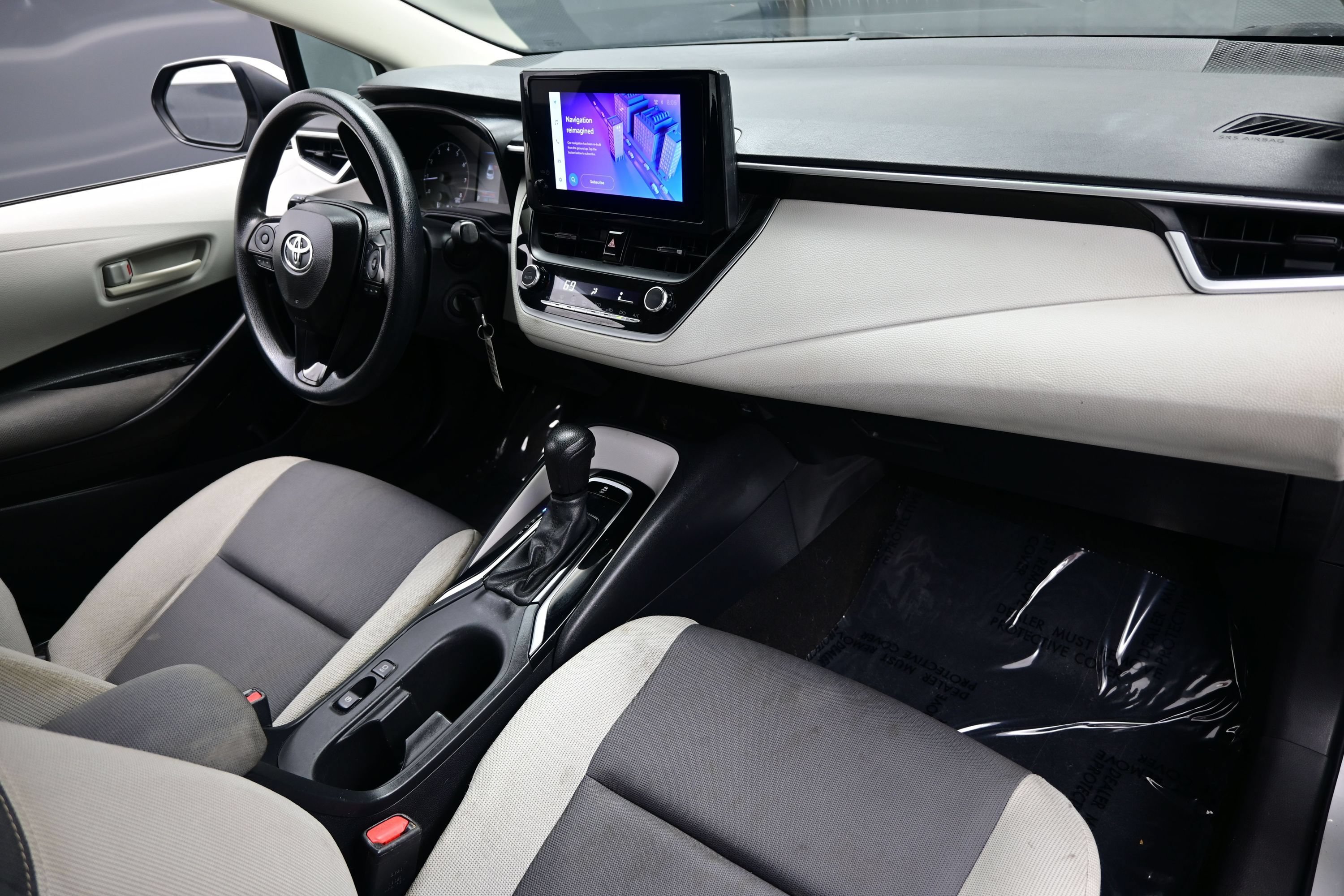 Used 2024 Toyota Corolla LE FWD image 12