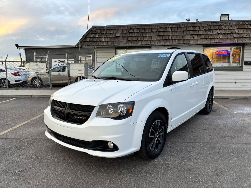 Used 2018 Dodge Grand Caravan SE image 3