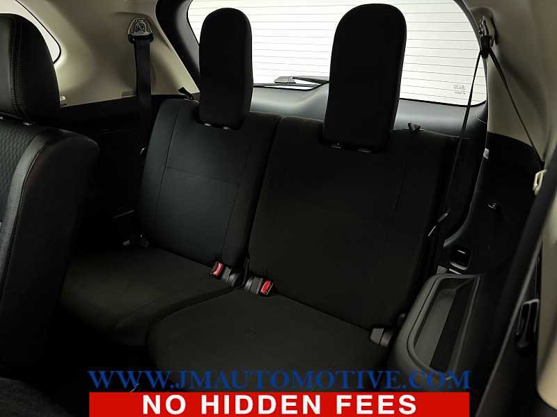 Used 2015 Mitsubishi Outlander SE AWD/4WD image 16