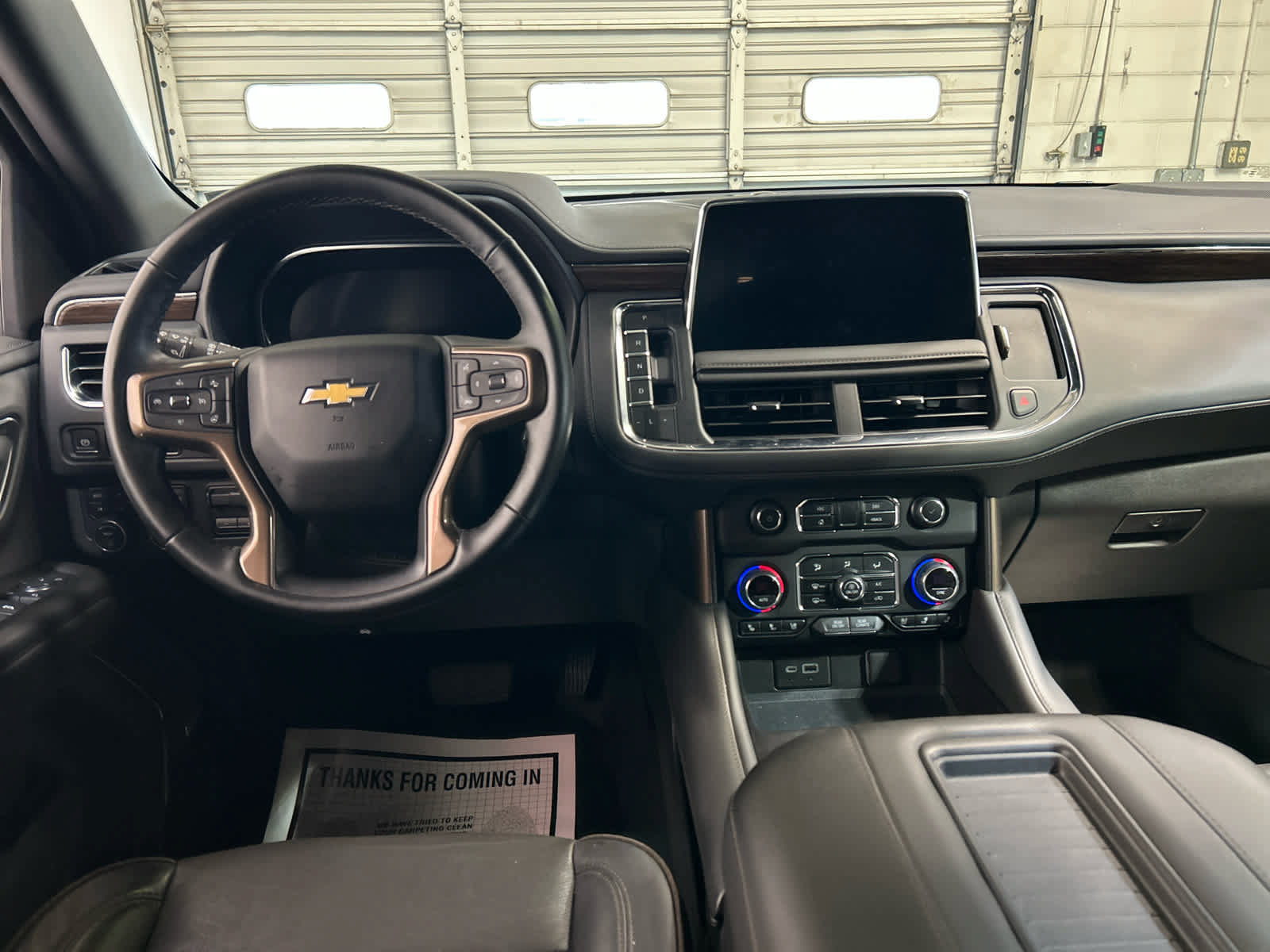 Used 2024 Chevrolet Suburban High Country AWD/4WD image 4