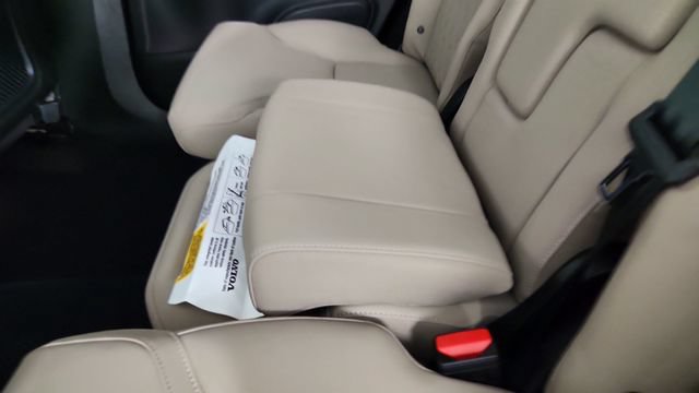 New 2026 Volvo XC90 B6 Plus w/ Protection Package Premier AWD/4WD image 31