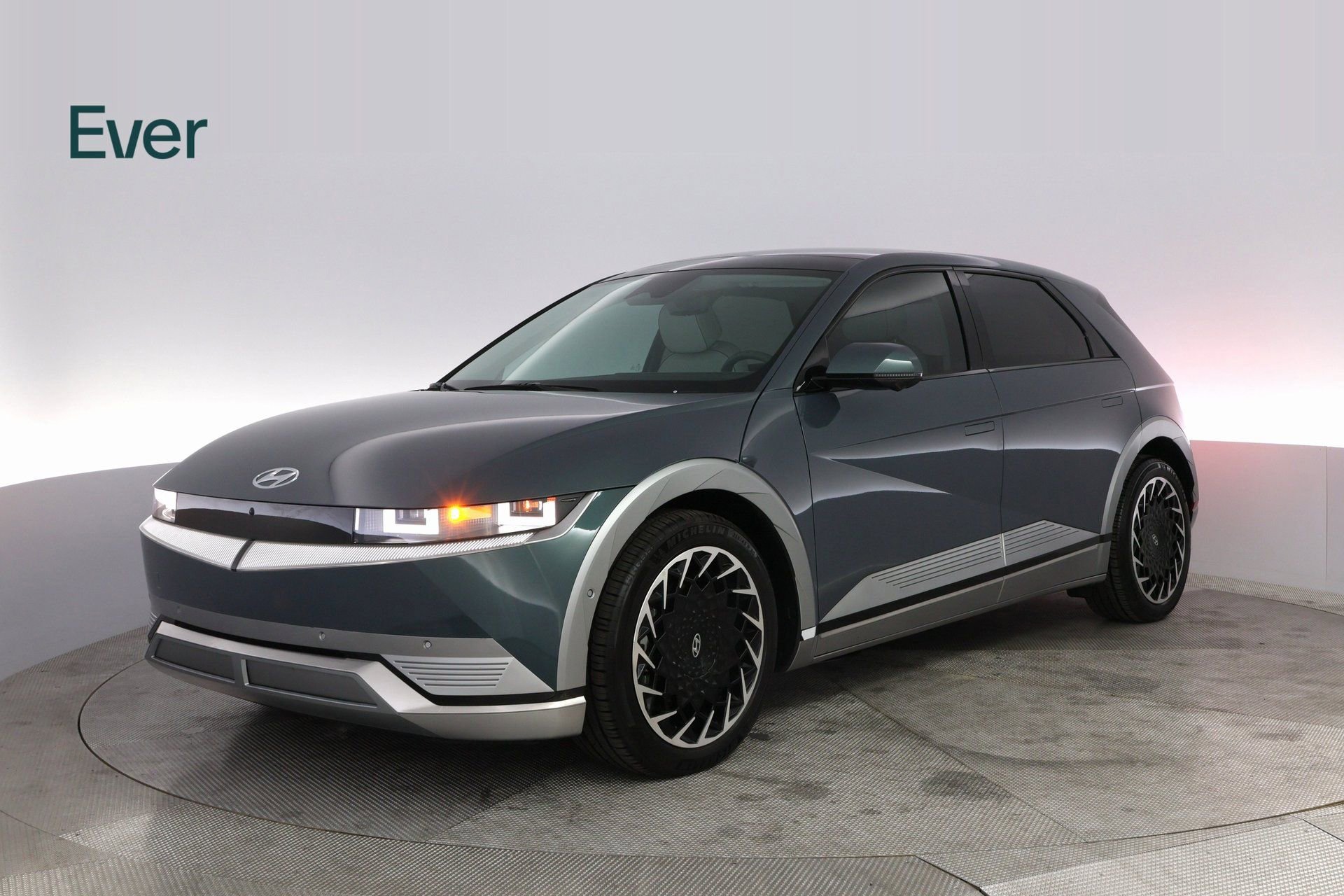 Used 2024 Hyundai Ioniq 5 Limited image 2