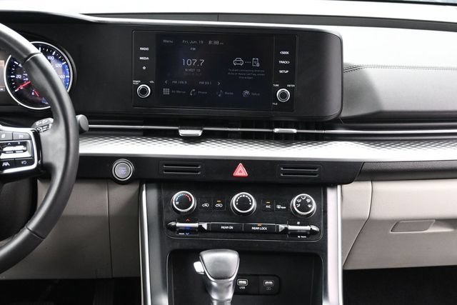 Used 2024 Kia Carnival LX FWD image 11