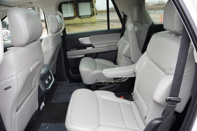 Used 2025 Ford Expedition Active AWD/4WD image 18