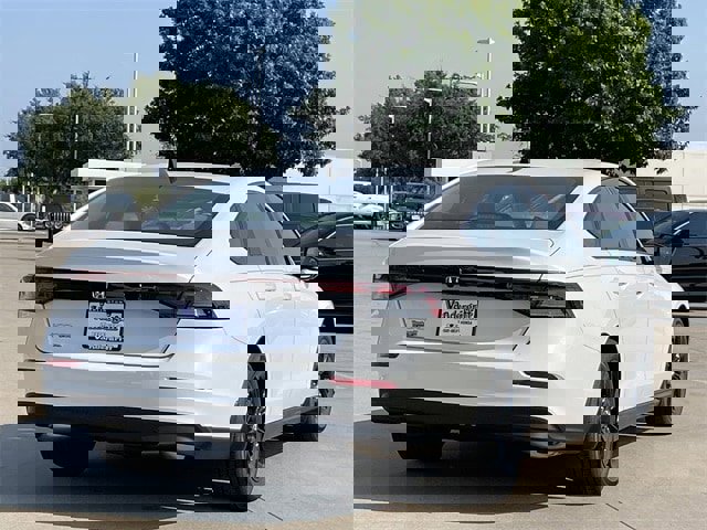 New 2025 Honda Accord SE image 4