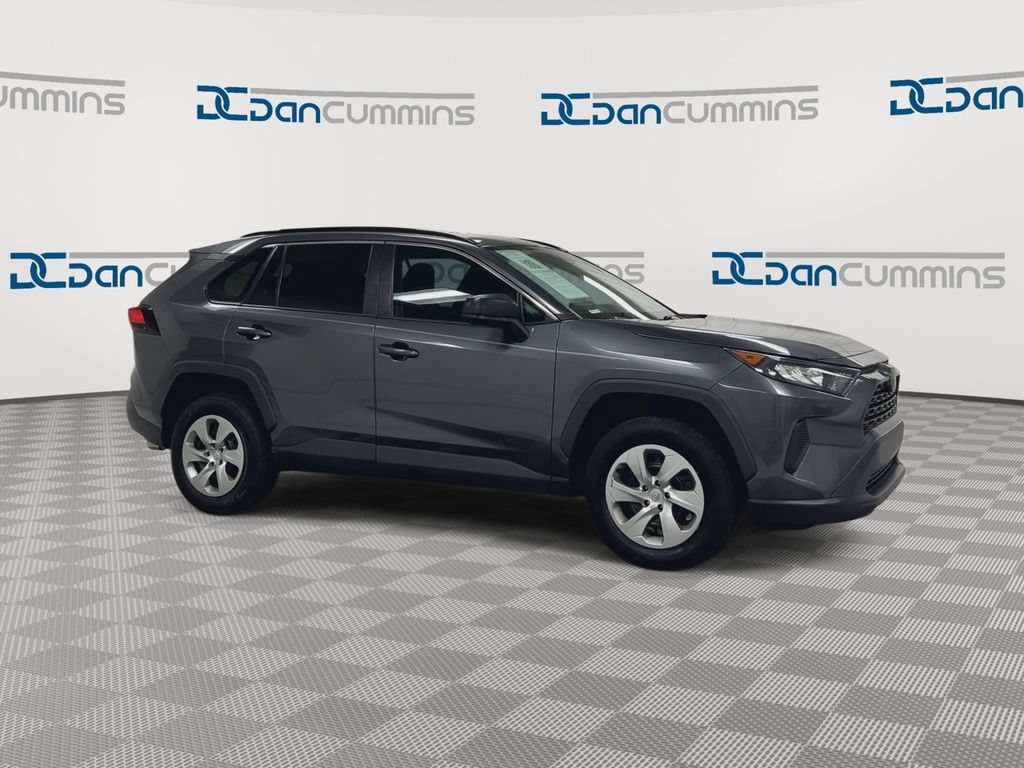 Used 2021 Toyota RAV4 LE FWD image 2