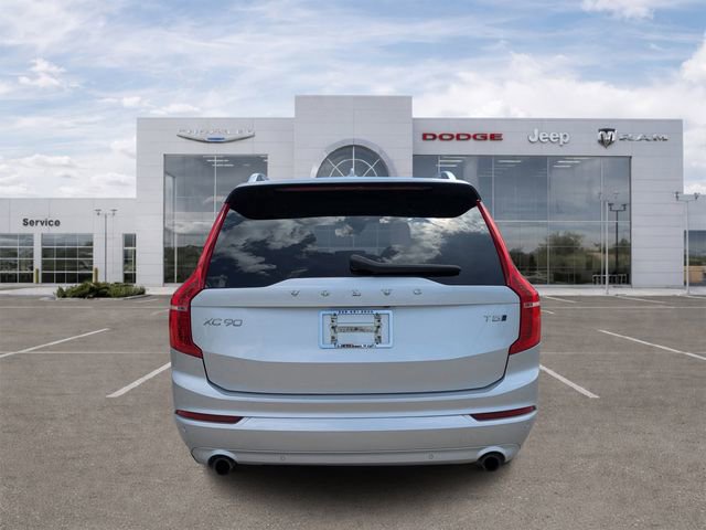 Used 2019 Volvo XC90 T5 Momentum w/ Multimedia Package AWD/4WD image 4