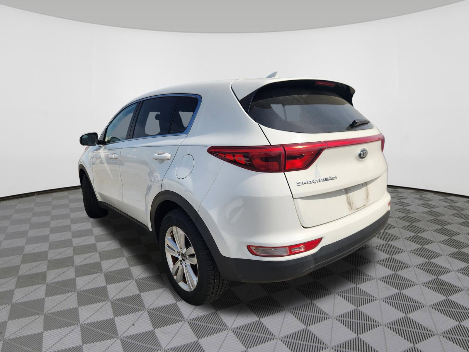Used 2019 Kia Sportage LX image 3