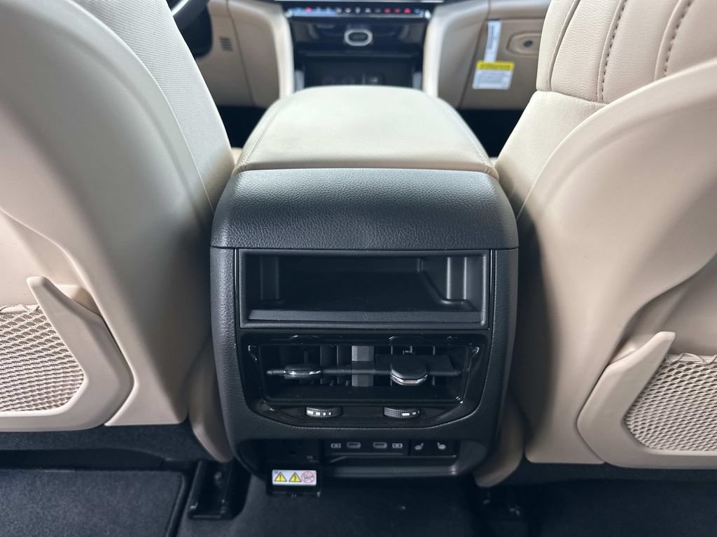 New 2026 Jeep Grand Cherokee Limited AWD/4WD image 11