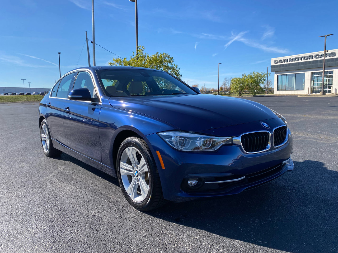 Used 2018 BMW 330i xDrive 330i xDrive SULEV Sedan w/ Premium Package image 3