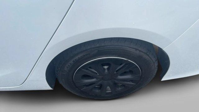 Used 2021 Toyota Prius Prime LE FWD image 12