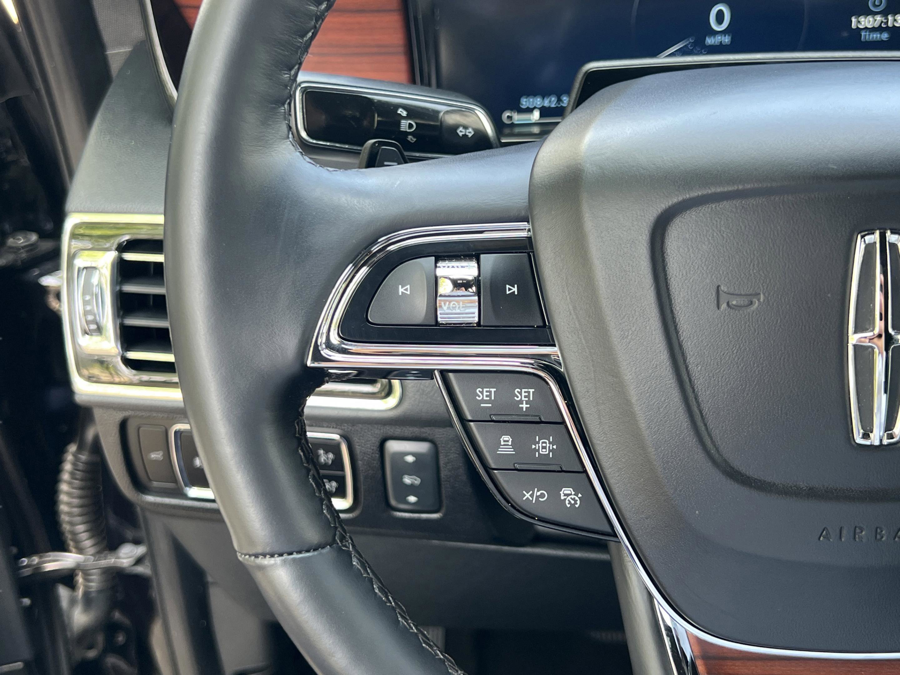 Used 2023 Lincoln Navigator Reserve AWD/4WD image 11