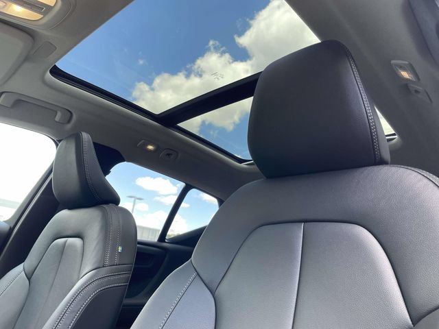 New 2026 Volvo XC40 B5 Plus w/ Climate Package AWD/4WD image 16
