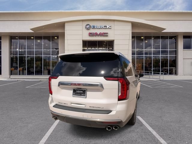 Certified 2022 GMC Yukon XL Denali w/ Denali Ultimate Package AWD/4WD image 13