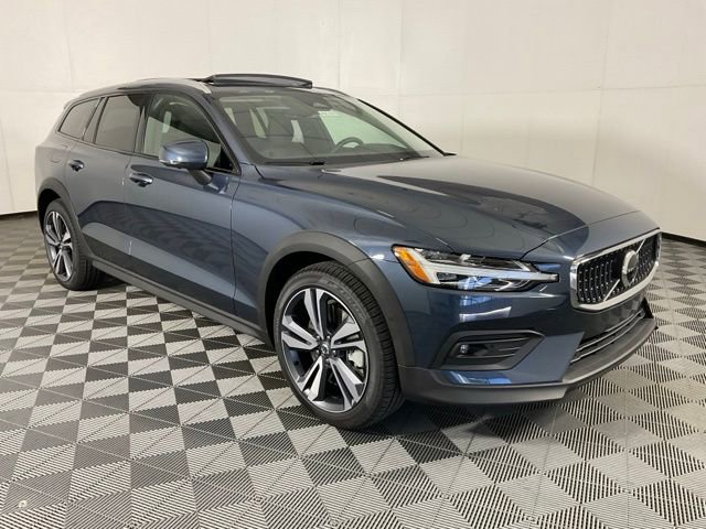 New 2026 Volvo V60 B5 Cross Country Plus w/ Protection Package Premier image 3