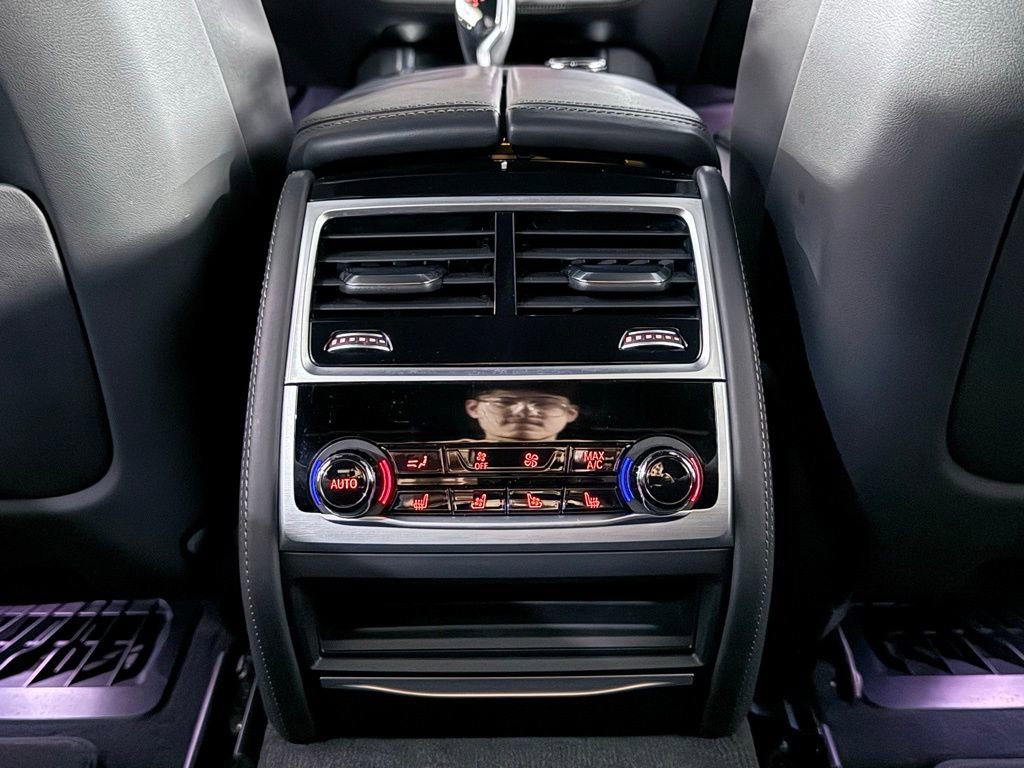Used 2022 BMW 750i xDrive w/ Luxury Rear Seating Package image 39