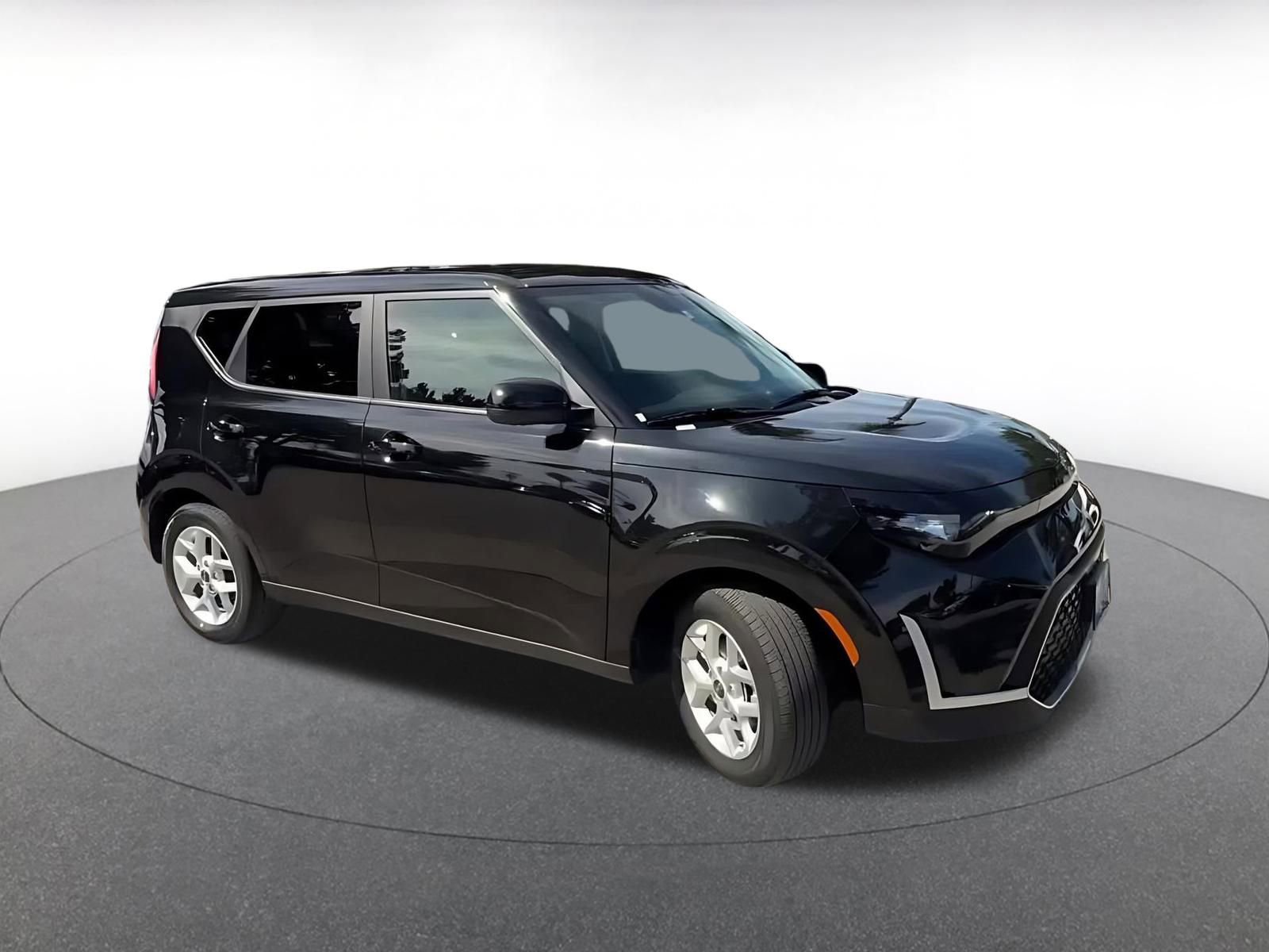 Used 2025 Kia Soul LX w/ LX Technology Package video 2