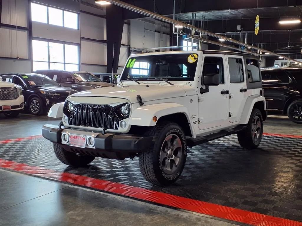 Used 2016 Jeep Wrangler Unlimited Sahara image 3