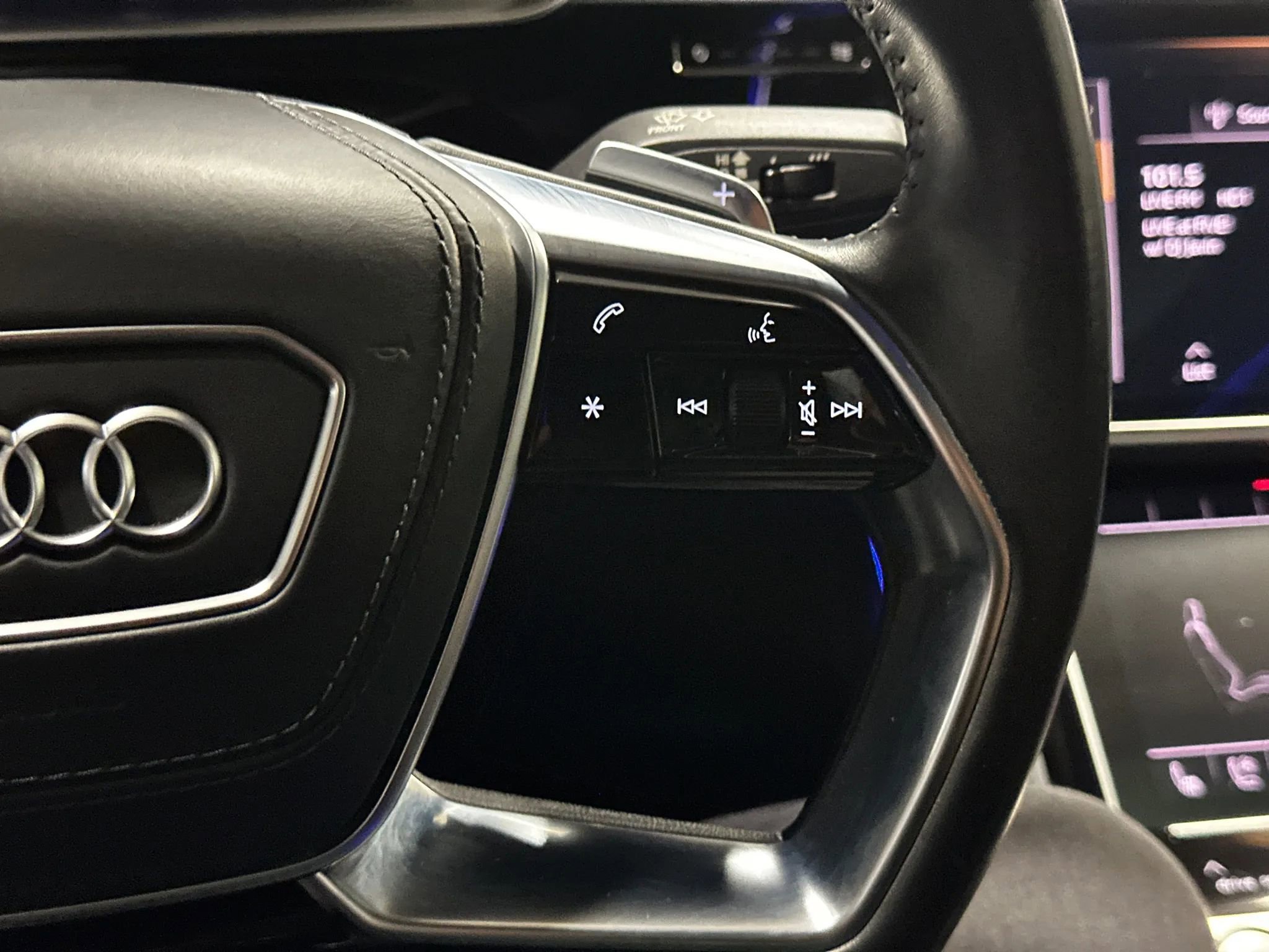 Used 2020 Audi A8 L 4.0T image 32