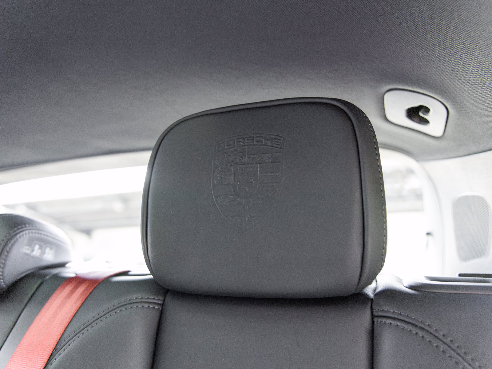 Certified 2023 Porsche Macan AWD/4WD image 51