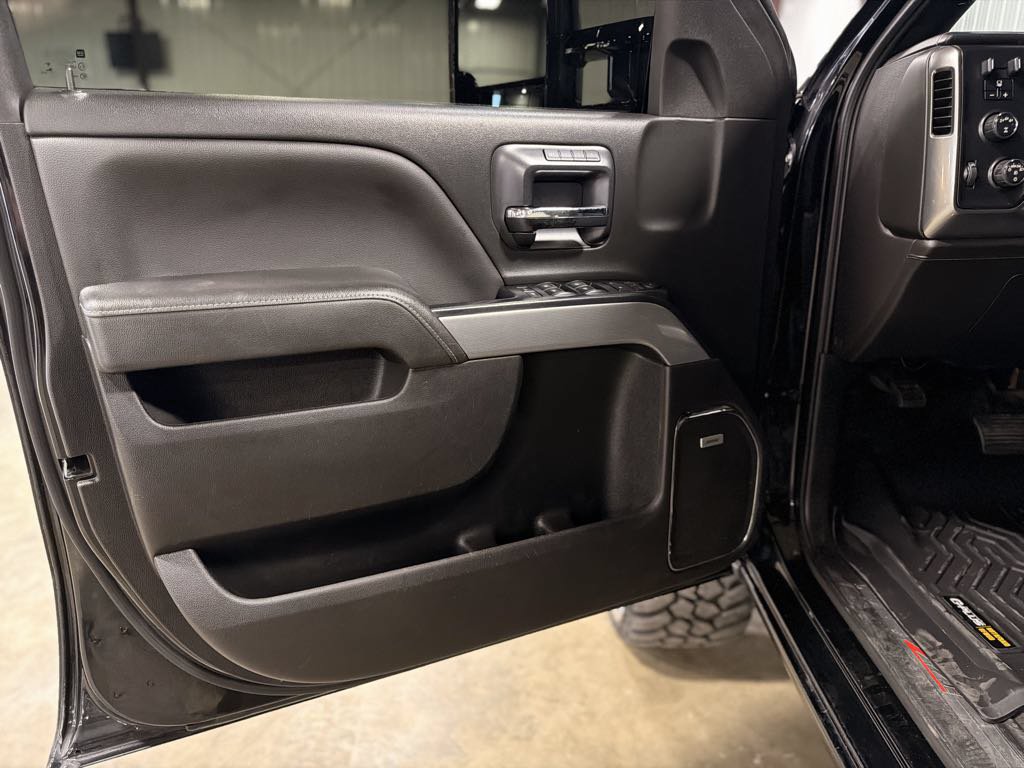 Used 2019 Chevrolet Silverado 2500 LTZ w/ Duramax Plus Package AWD/4WD image 25