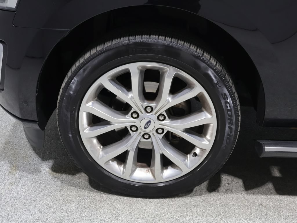 Used 2019 Ford Expedition Platinum AWD/4WD image 8