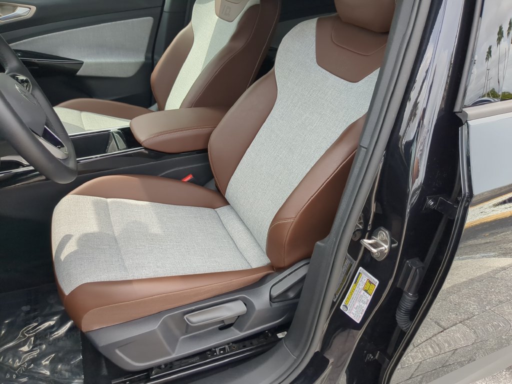 Certified 2023 Volkswagen ID.4 Pro AWD/4WD image 20