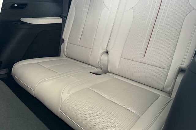 New 2026 Cadillac Vistiq Sport image 15