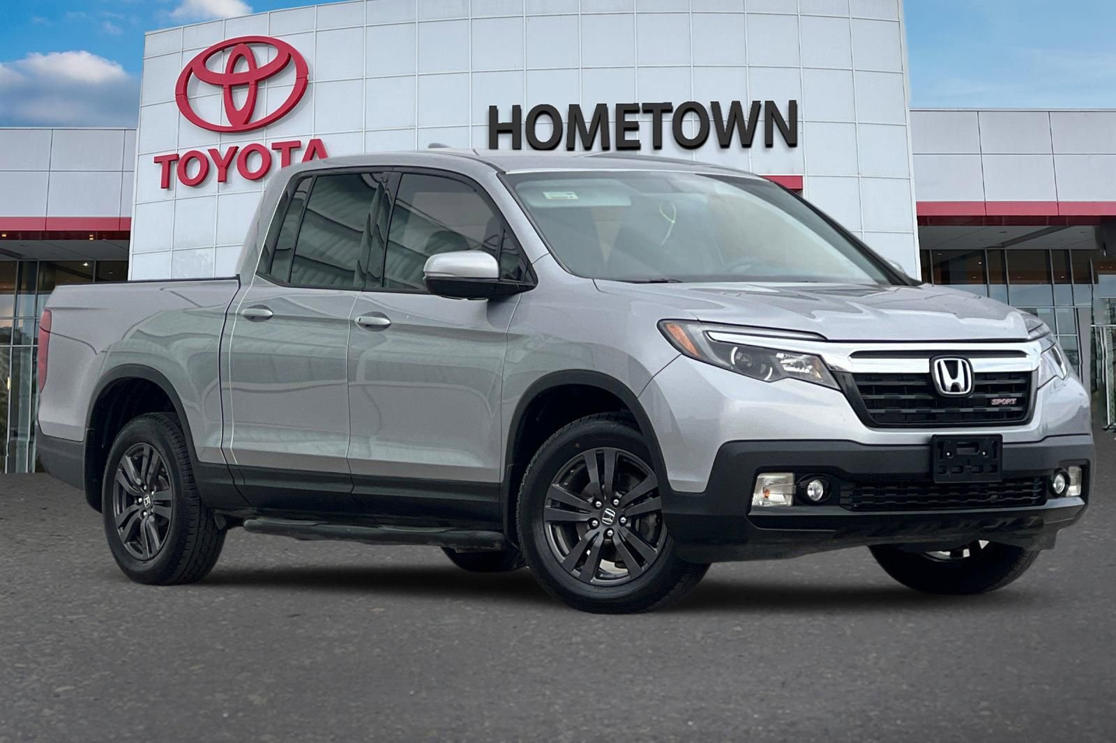 Used 2019 Honda Ridgeline Sport image 2