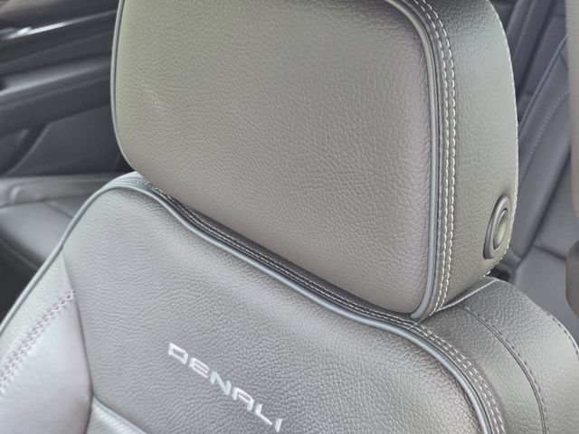Used 2021 GMC Yukon Denali w/ Advanced Technology Package RWD image 15