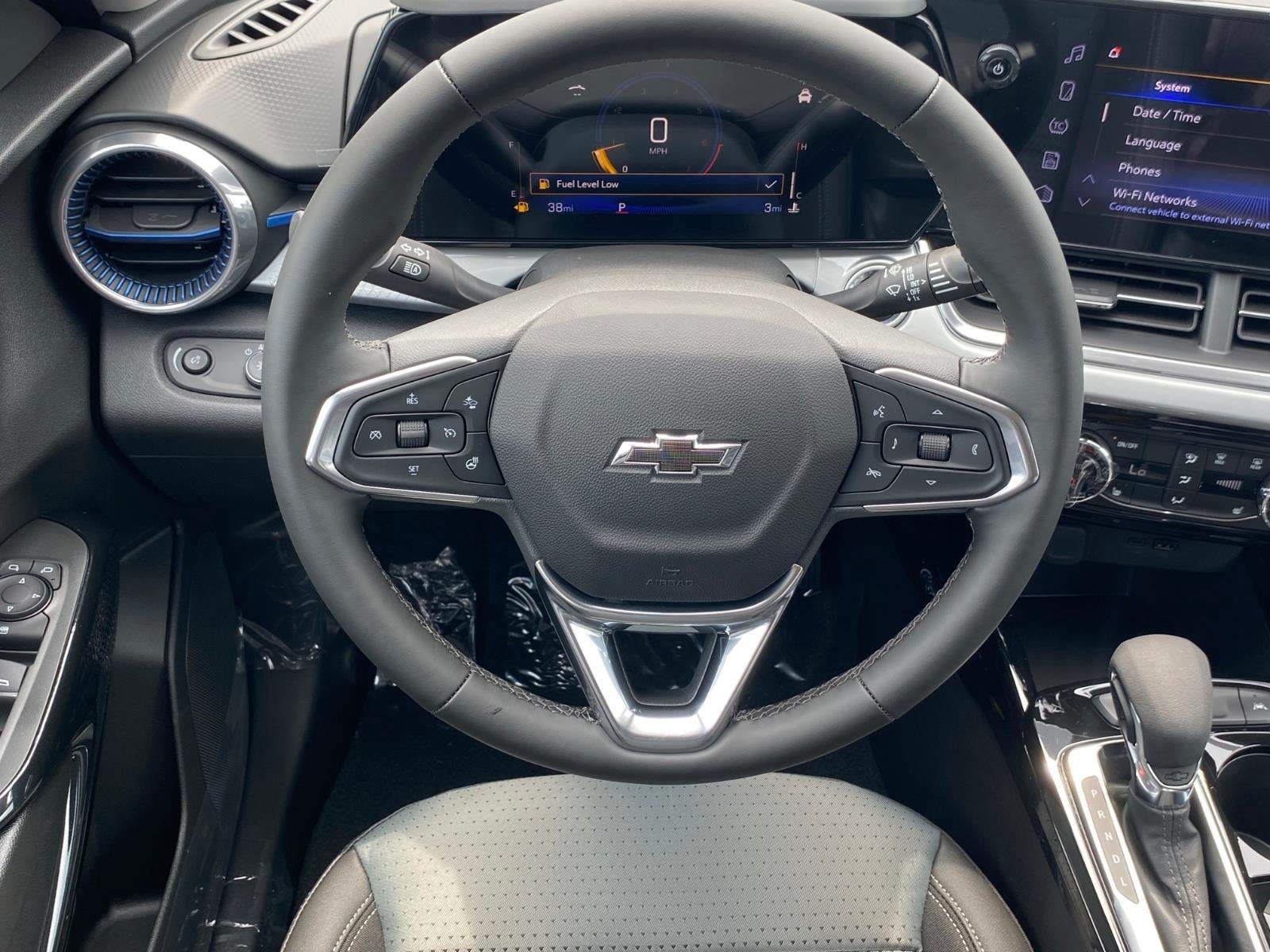 New 2026 Chevrolet Trax LT w/ Driver Confidence Package FWD image 8
