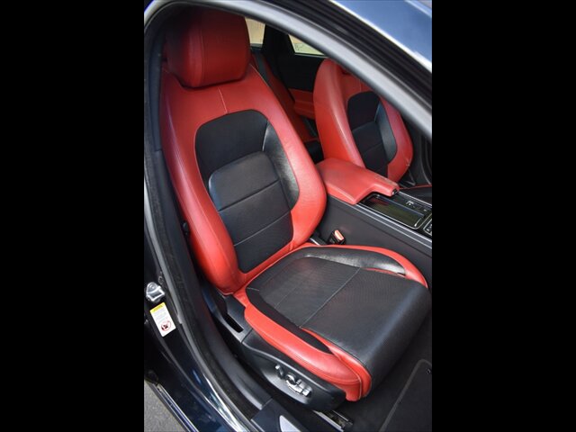 Used 2018 Jaguar XF First Edition AWD/4WD image 34