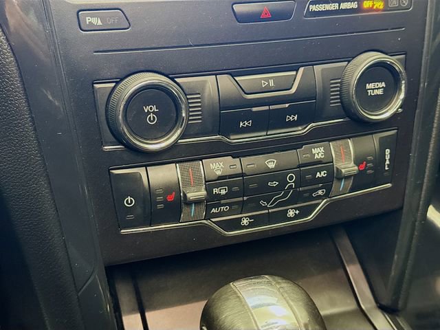 Used 2019 Ford Explorer XLT w/ Equipment Group 202A image 16