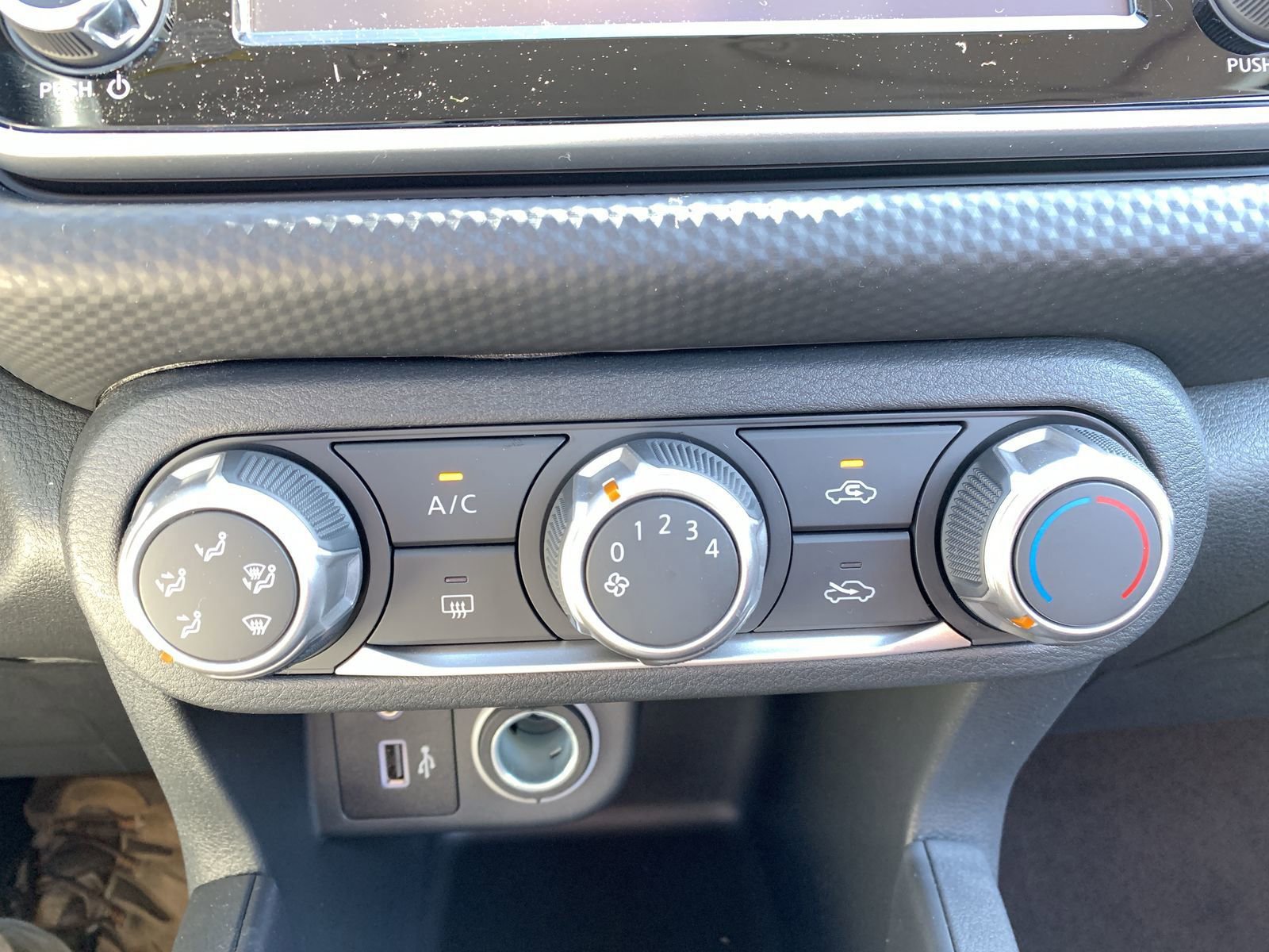 New 2025 Nissan Kicks Play S image 19