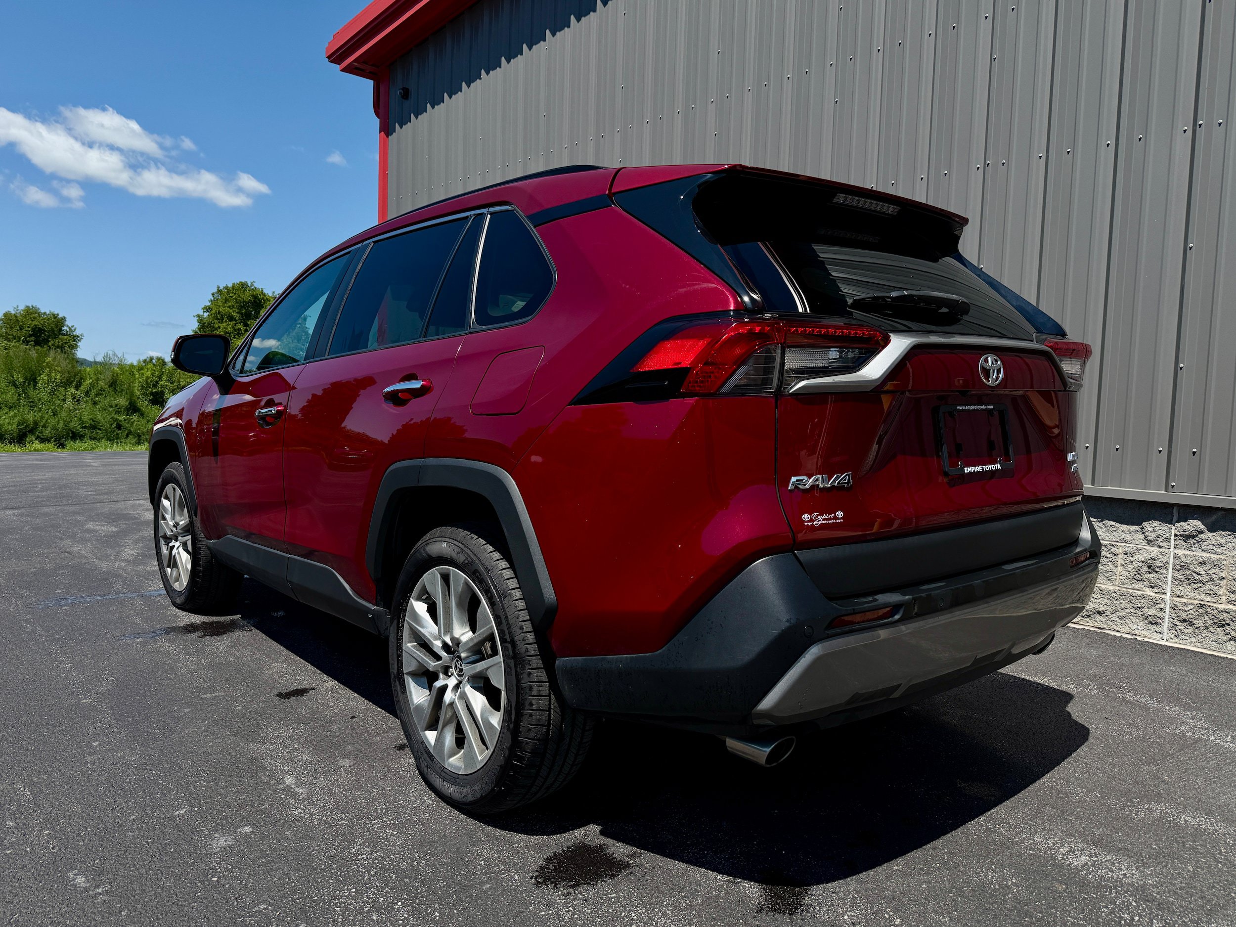 Certified 2022 Toyota RAV4 Limited w/ Limited Grade Weather Package AWD/4WD image 23