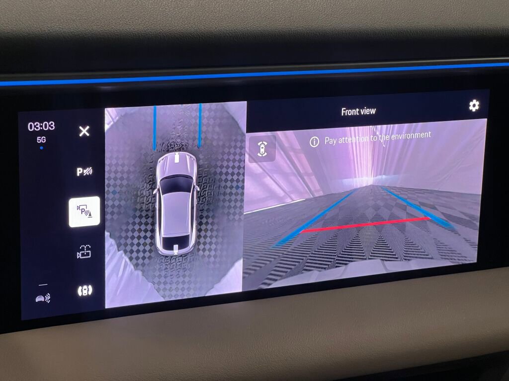 Certified 2025 Porsche Macan Electric image 45