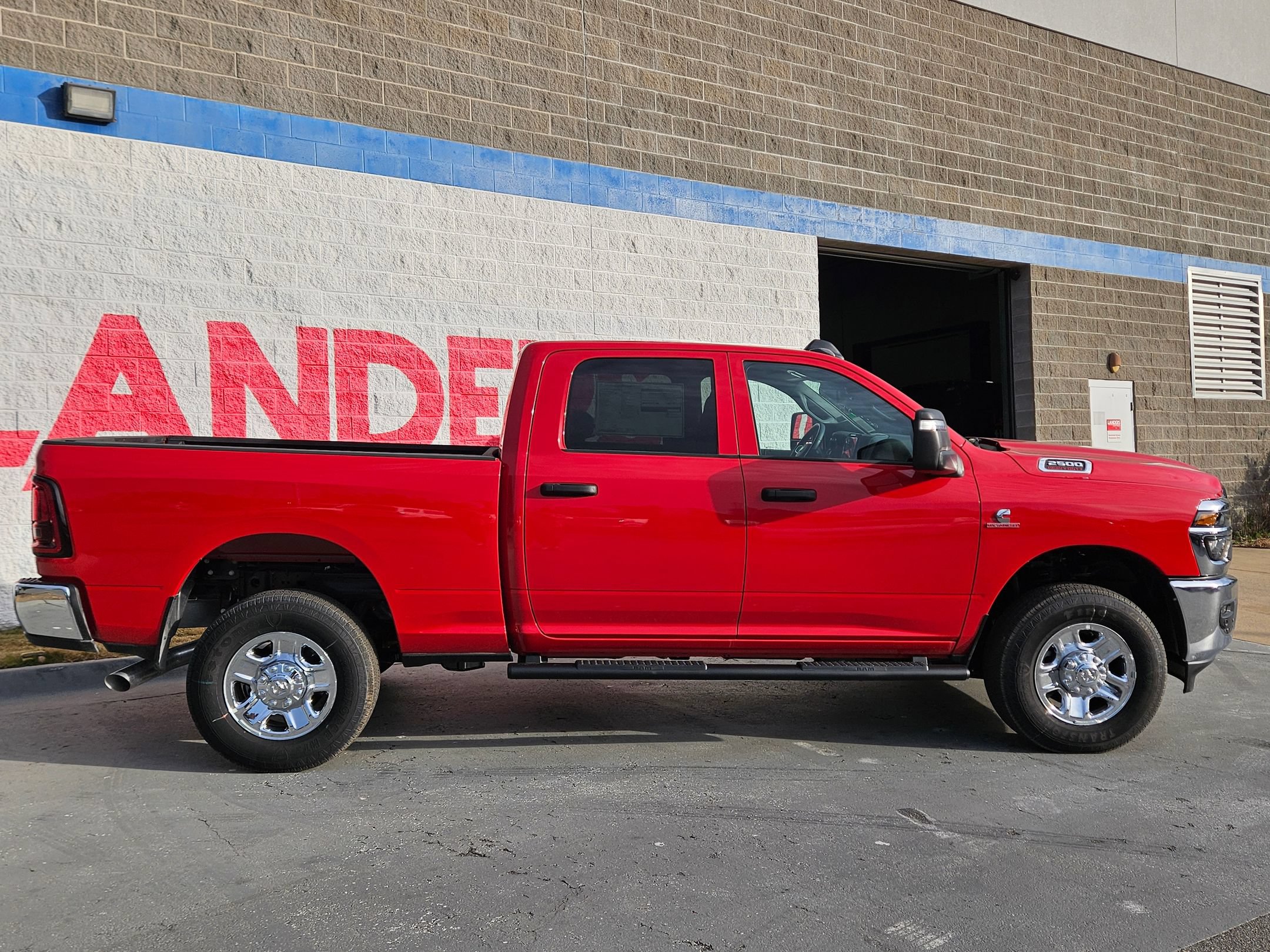 New 2026 RAM 2500 Tradesman AWD/4WD image 8