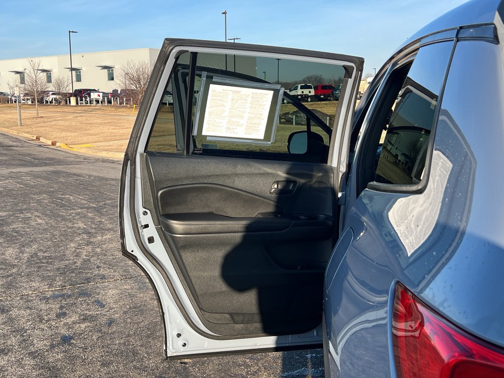 Used 2022 Honda Passport EX-L image 32