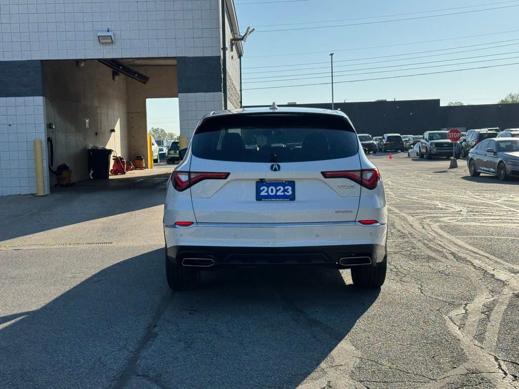 Used 2023 Acura MDX SH-AWD w/ Technology Package image 6