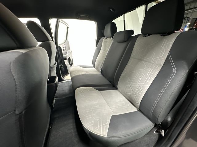 Used 2022 Toyota Tacoma TRD Off-Road image 18