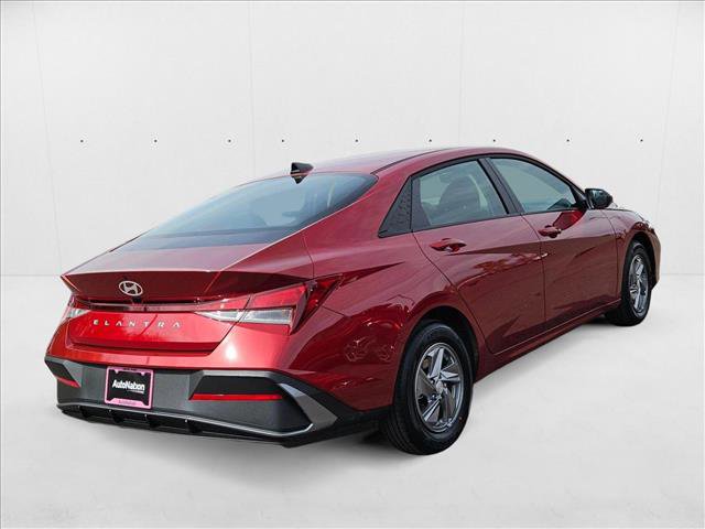 New 2025 Hyundai Elantra SE FWD image 2