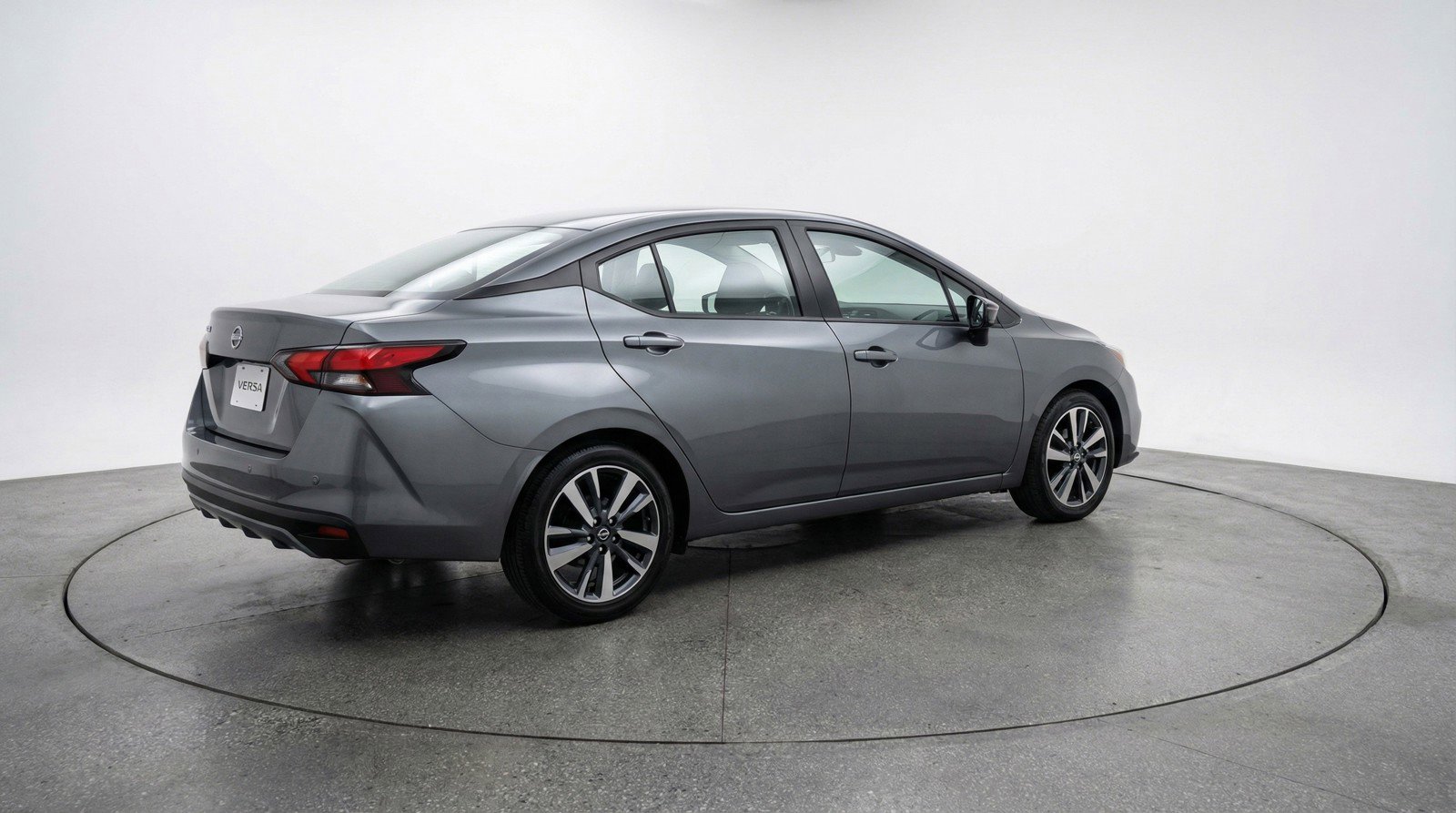 Used 2025 Nissan Versa SV FWD image 9