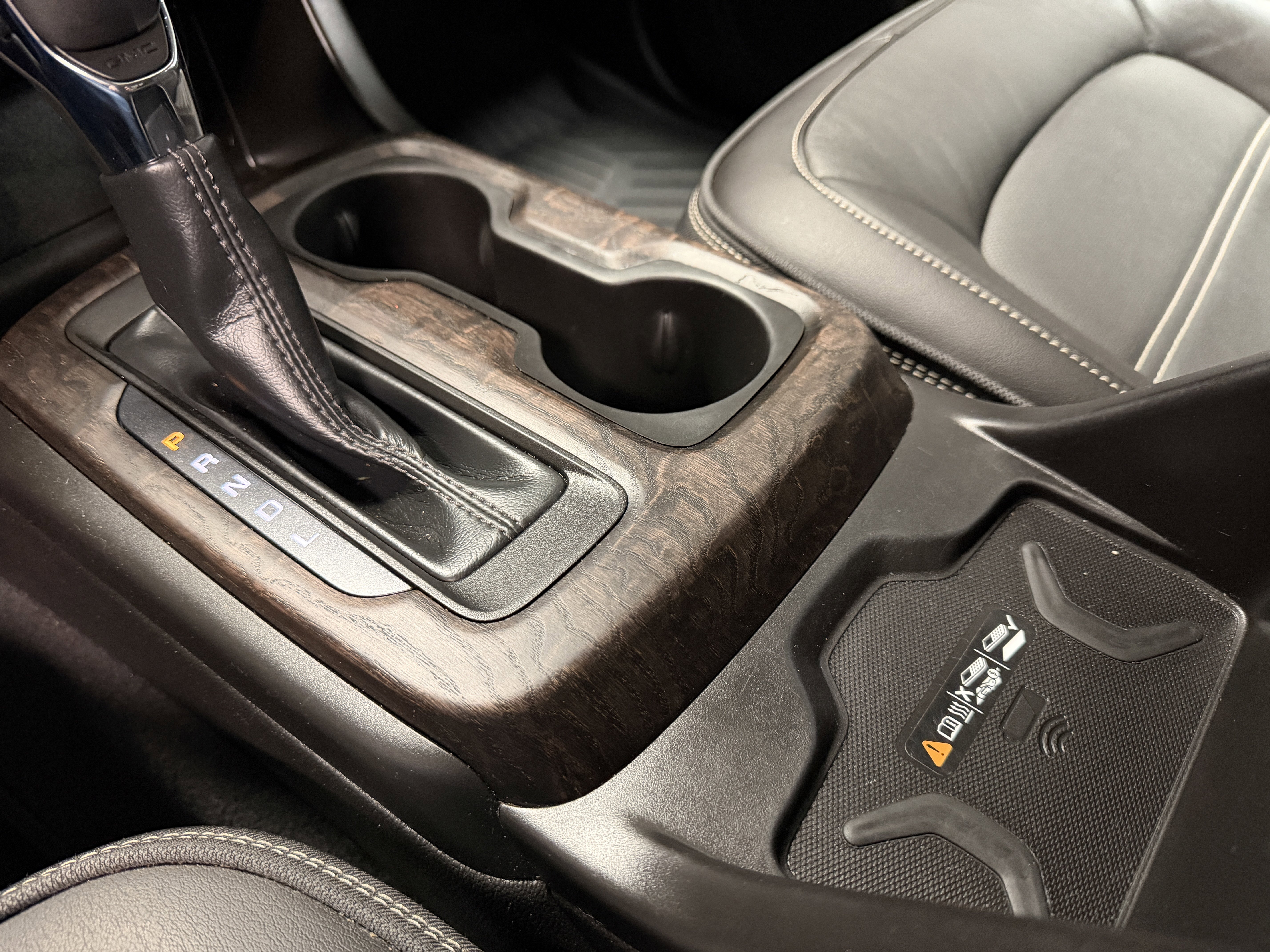 Used 2022 GMC Canyon Denali w/ Denali Black Edition Package image 13