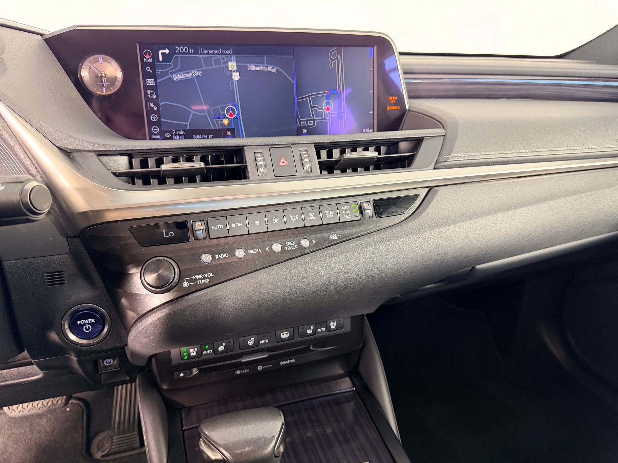 Used 2020 Lexus ES 300h w/ Luxury Package FWD image 25
