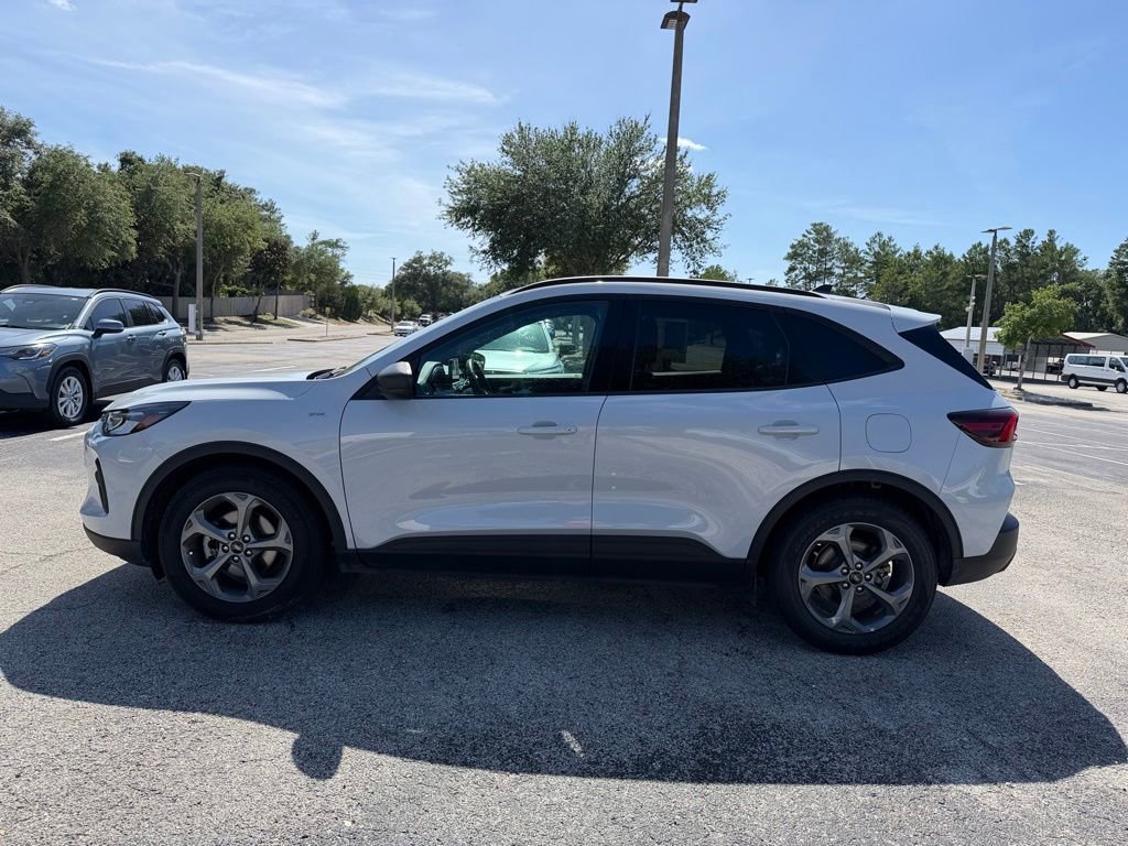 Used 2025 Ford Escape ST-Line FWD image 4