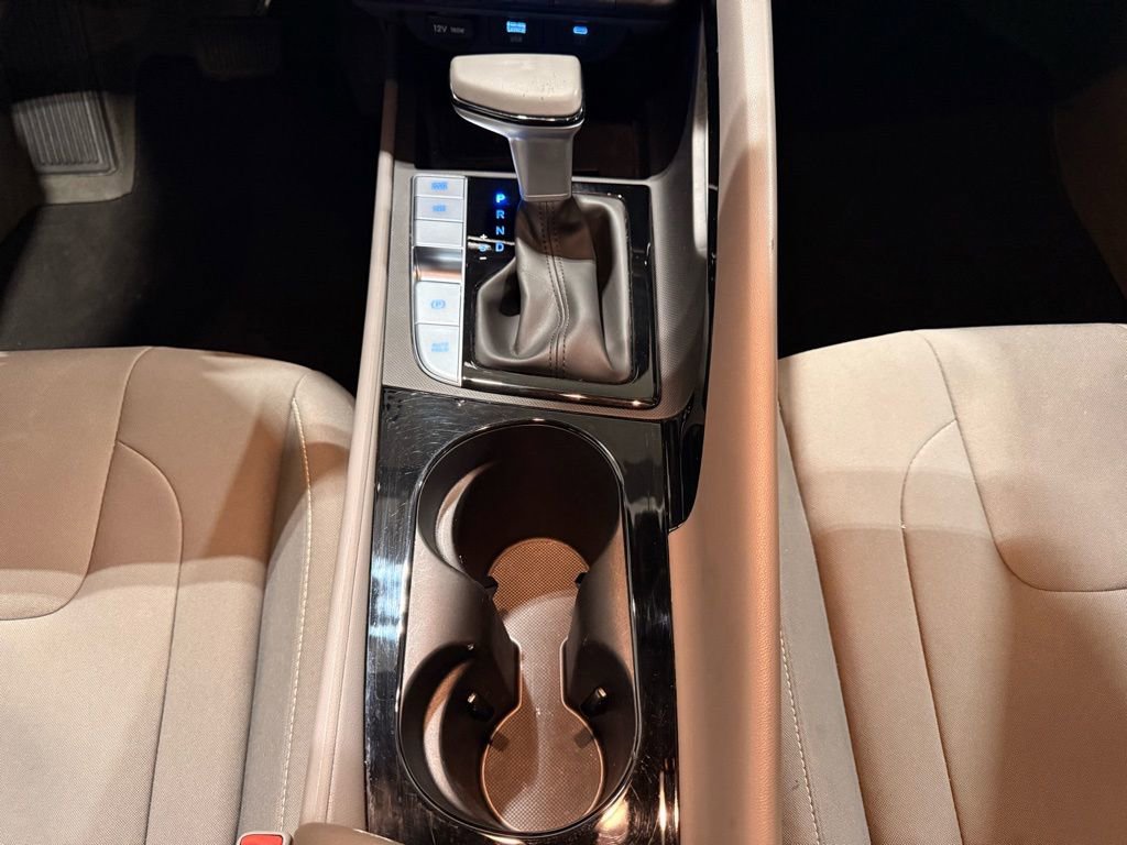 Used 2025 Hyundai Elantra SEL image 25