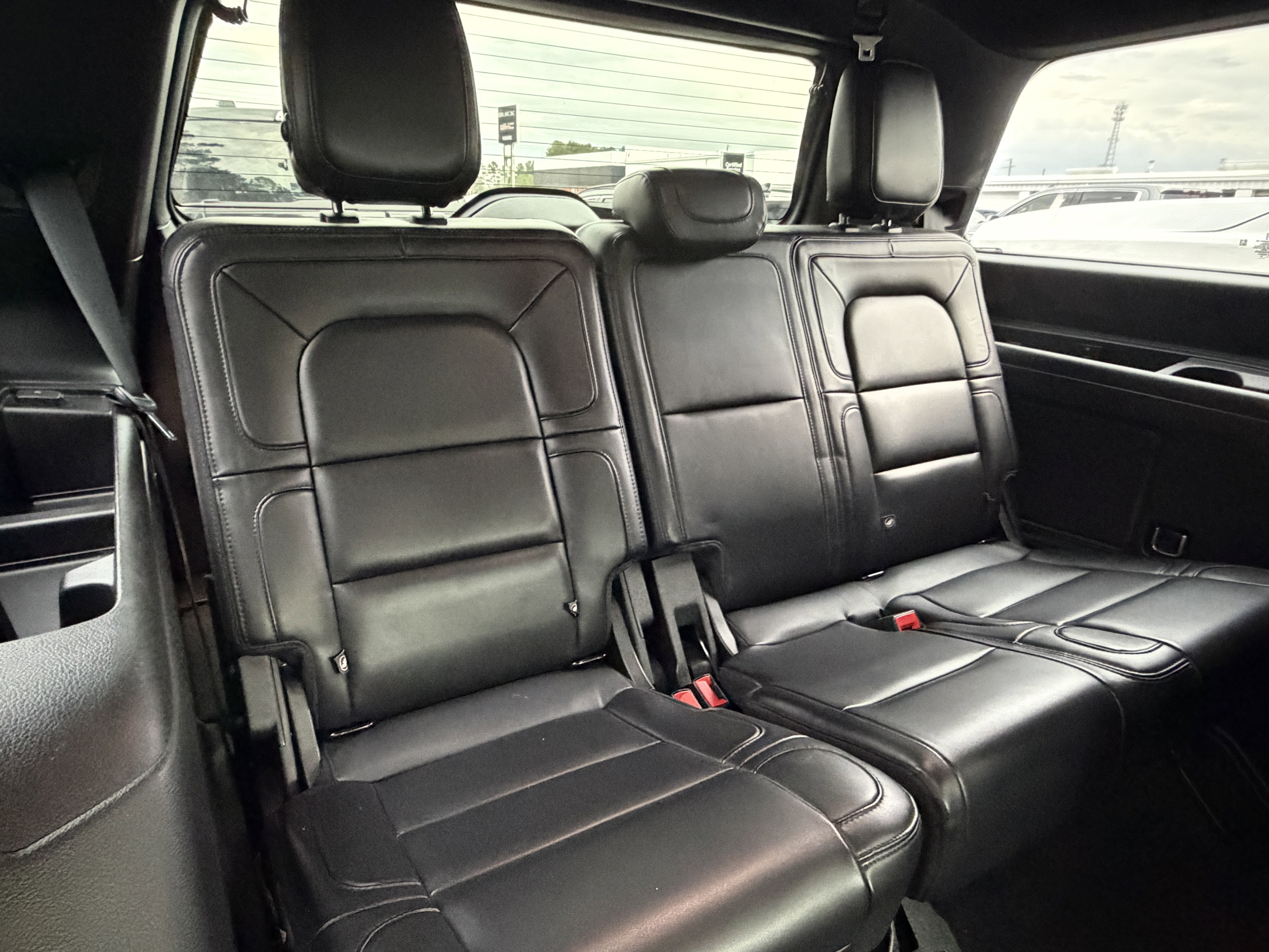 Used 2021 Lincoln Navigator Reserve image 19