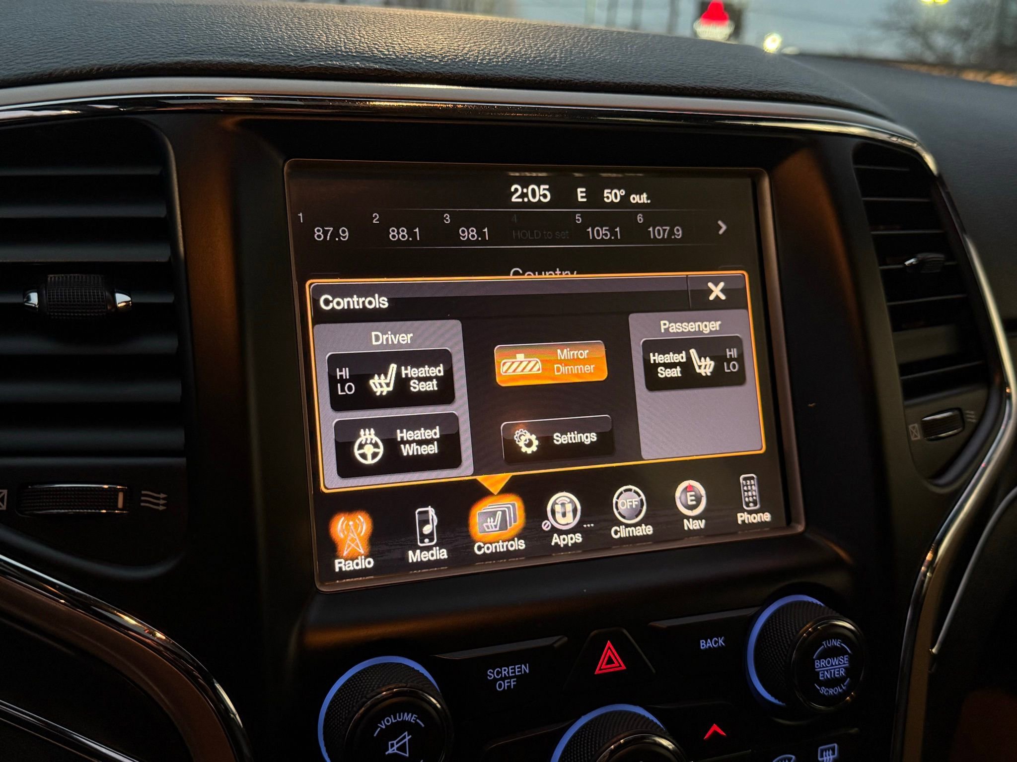 Used 2015 Jeep Grand Cherokee Limited image 44