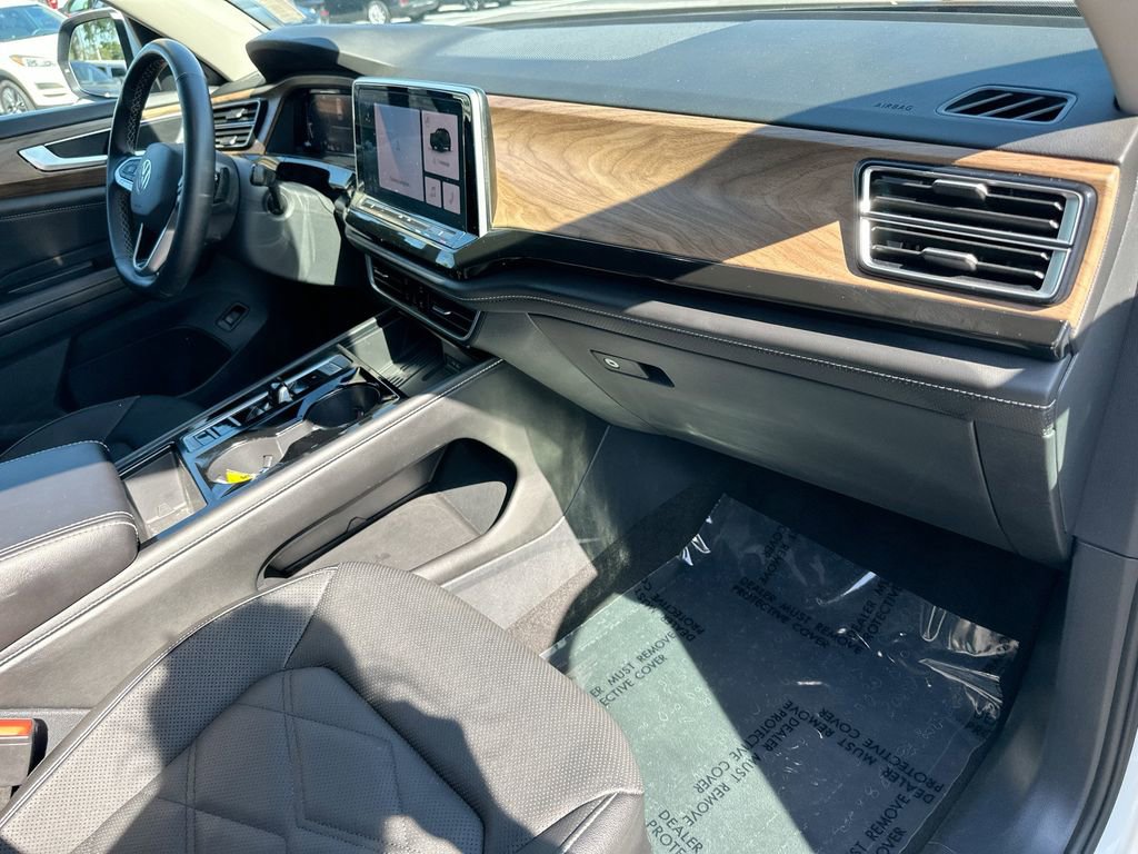 Used 2025 Volkswagen Atlas SE FWD image 29
