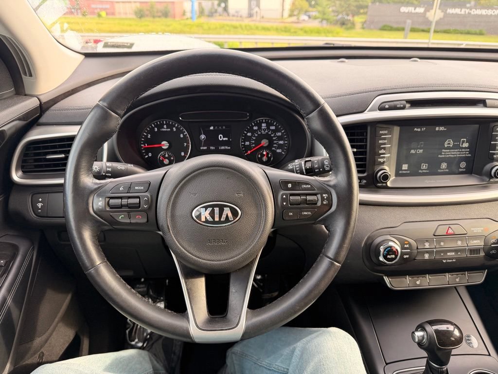 Used 2017 Kia Sorento FWD w/ LX Convenience Package image 16